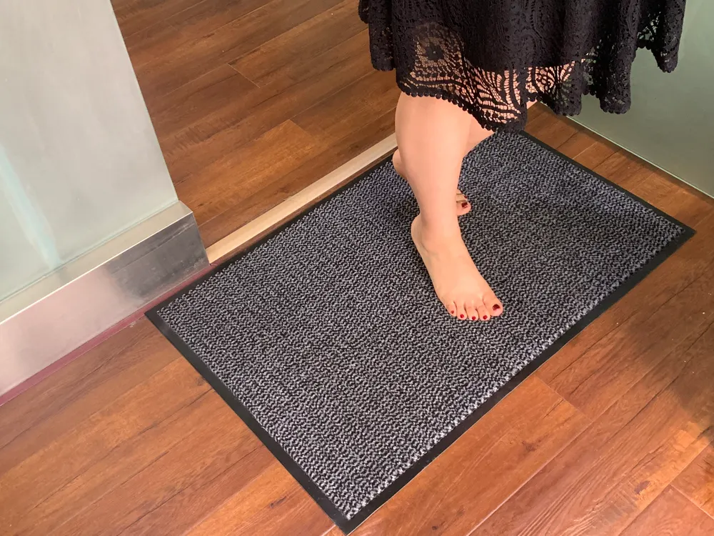 Cut-Pile Polypropylene Entrance Door Mat With PVC Backing