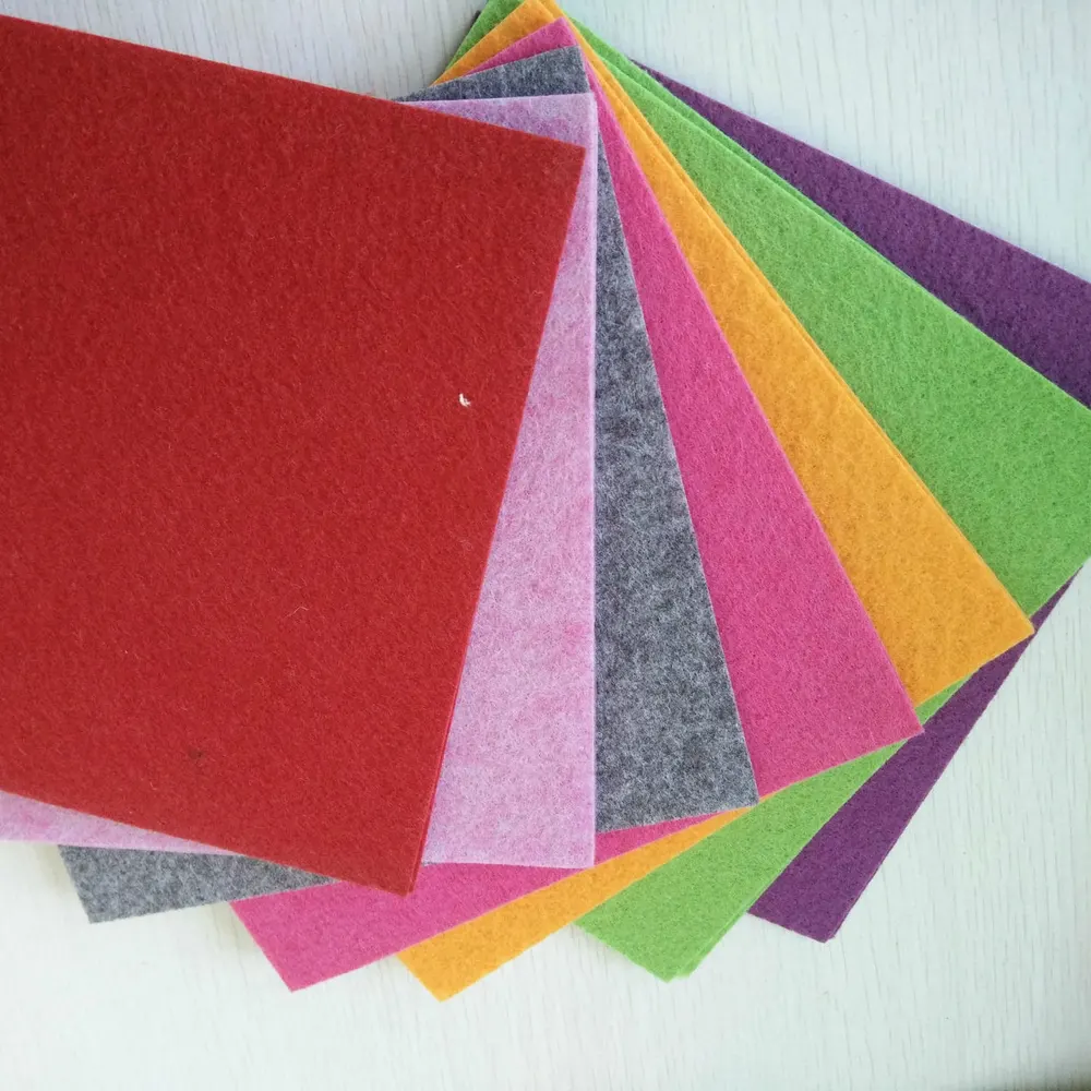 Non-Slip Polyester Carpet Roll With Latex Backing