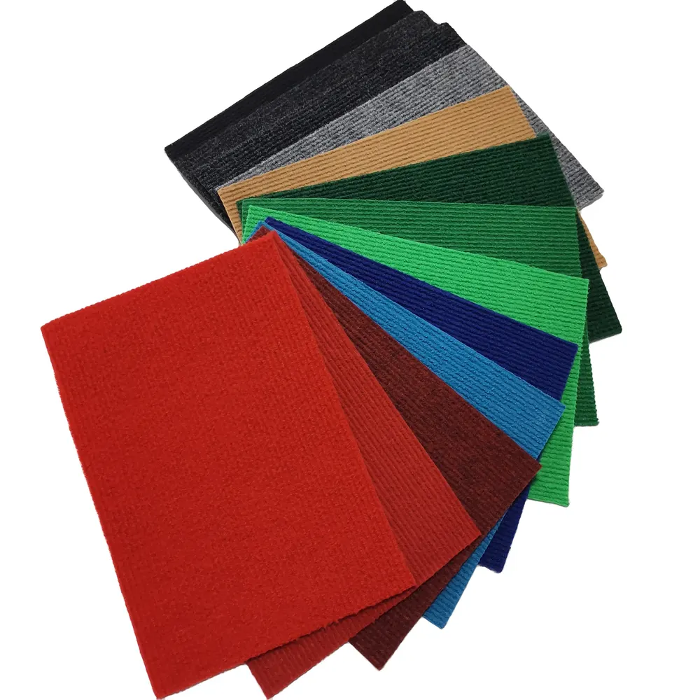 Red Polyester Carpet Roll 2-6mm Thick With Latex Backing