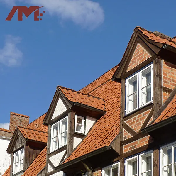 Red Glazed Curved Clay Roof Tile