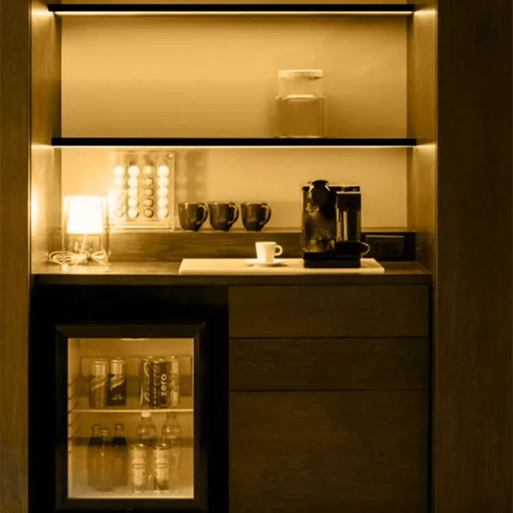 Anti-Glare Plastic LED Cabinet Light 7W 12V