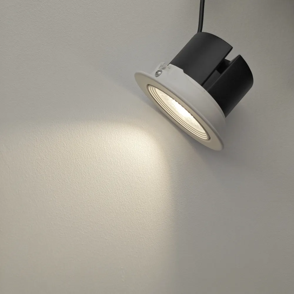 Adjustable Trimless Smart Recessed COB LED Downlight 5-15W