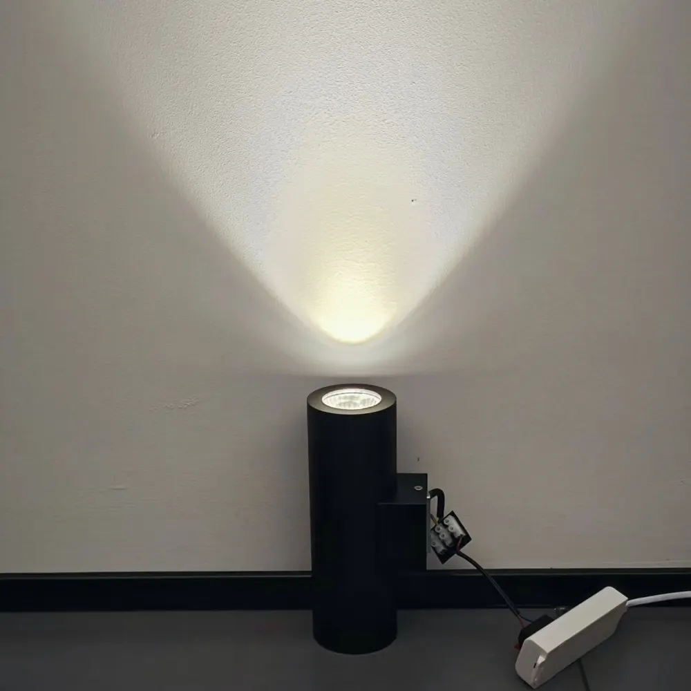 Round Aluminum LED Outdoor Wall Light Black 9W 3500K