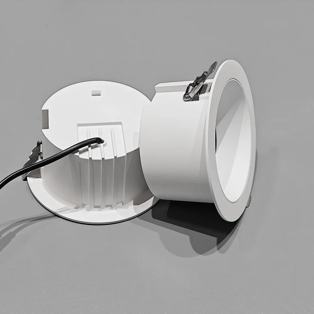 Adjustable Recessed Round LED Downlight 12-40W