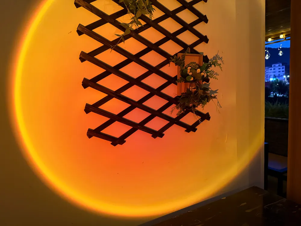 Rechargeable Aluminum LED Sunset Projection Lamp
