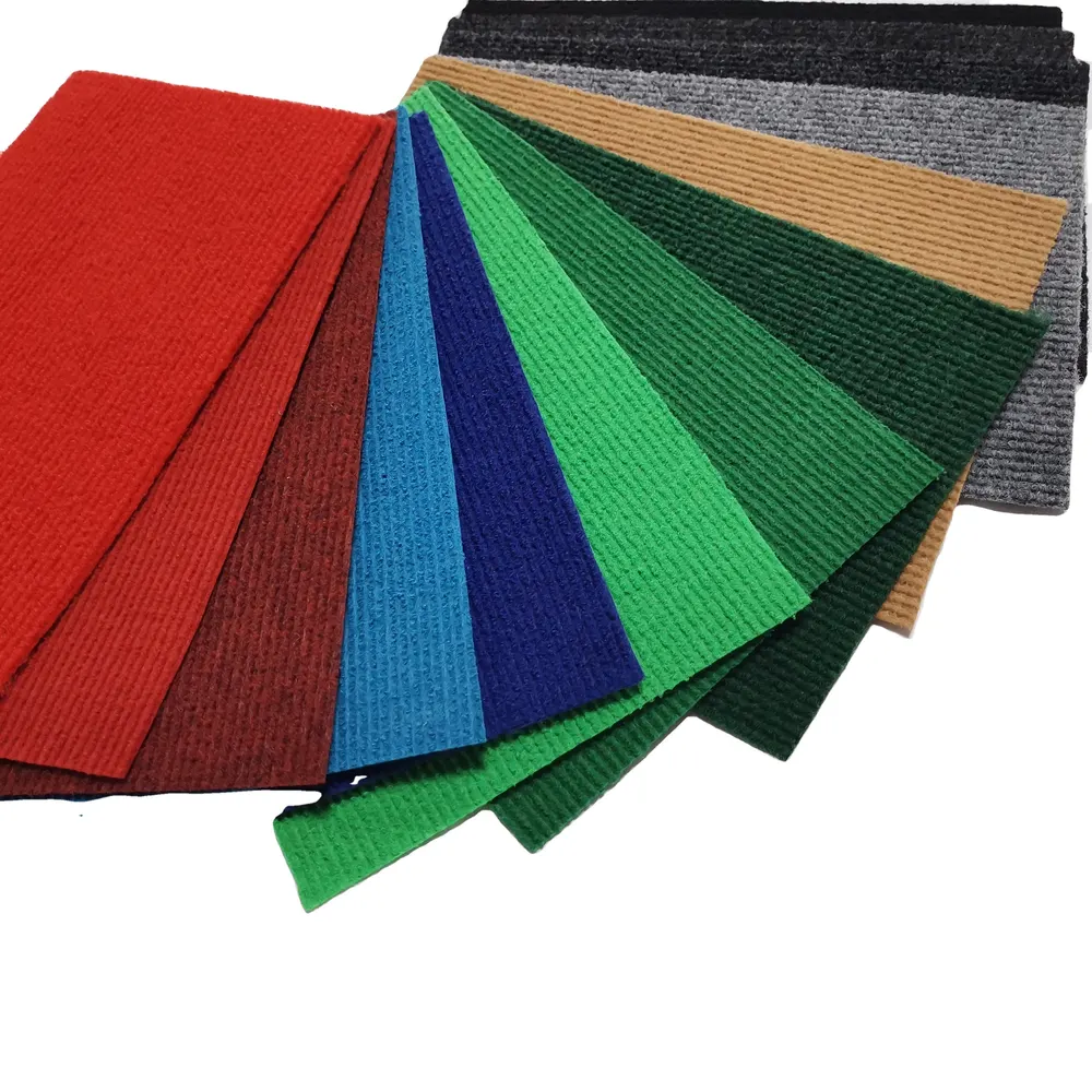 Red Polyester Carpet Roll 2-6mm Thick With Latex Backing
