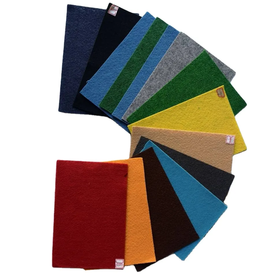 Non-Slip Red Polyester Carpet Roll With Latex Backing
