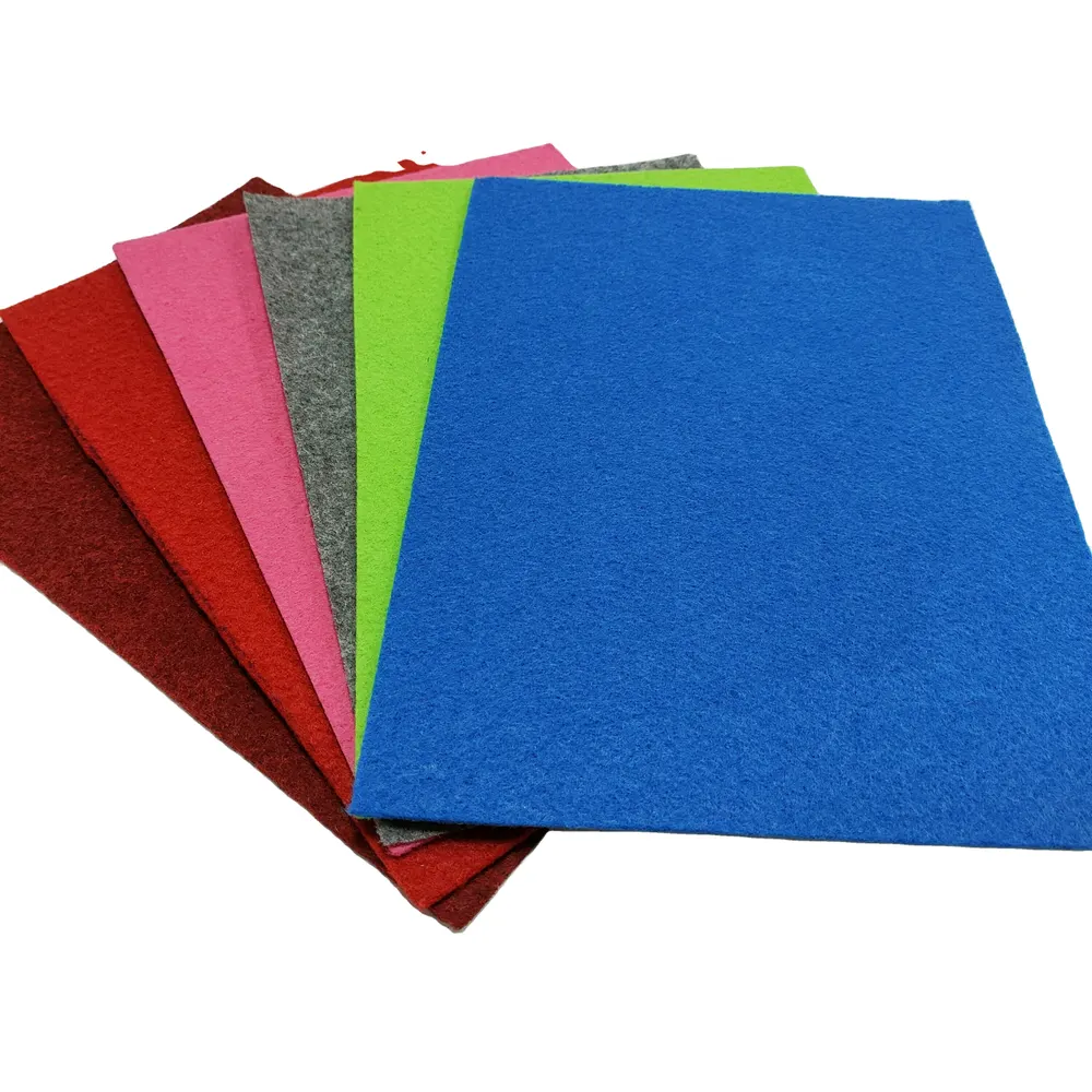 Nonwoven White/Red/Blue Polyester Exhibition And Event Carpet 1-4mm Thick